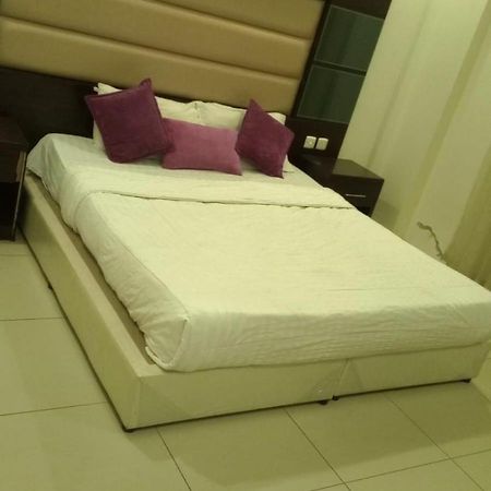 Aram Room Riyadh Exterior photo